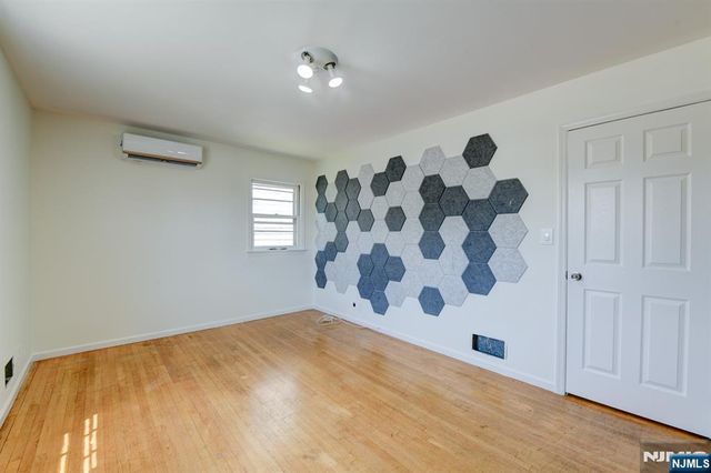15 Winding Way, West Orange, NJ 07052