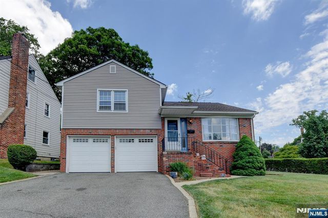 15 Winding Way, West Orange, NJ 07052