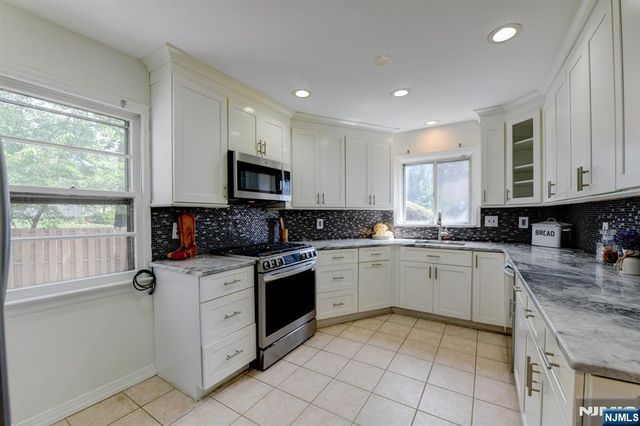 15 Winding Way, West Orange, NJ 07052
