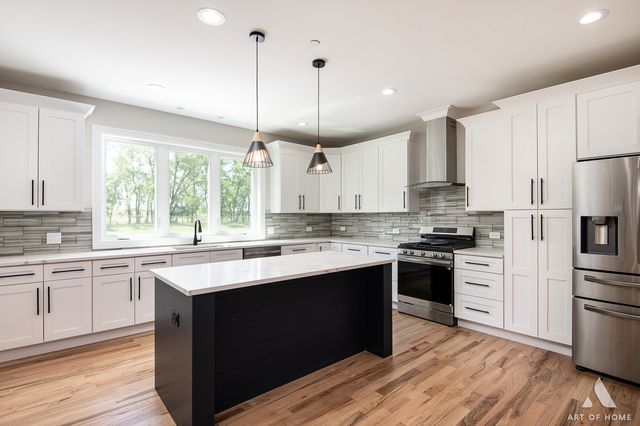 7948 W 74TH Street, Bridgeview, IL 60455