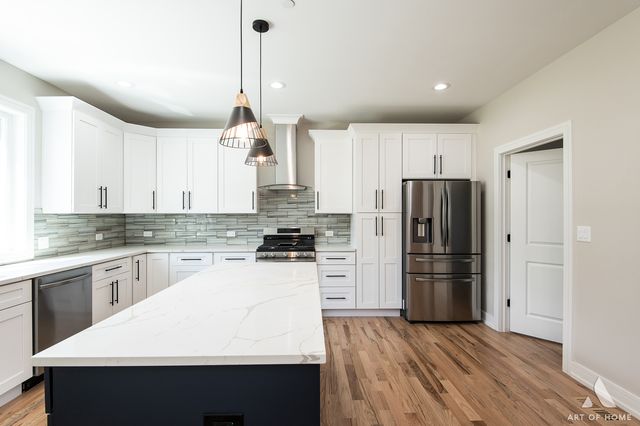 7948 W 74TH Street, Bridgeview, IL 60455