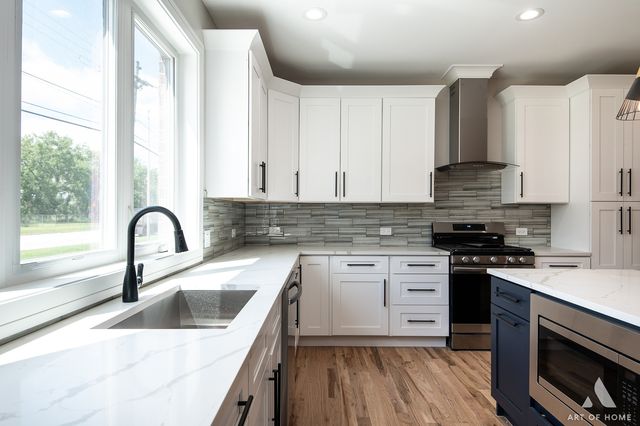 7948 W 74TH Street, Bridgeview, IL 60455