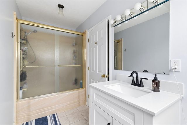 30 Old Quarry Dr 30, Weymouth, MA 02188