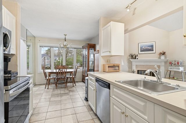 30 Old Quarry Dr 30, Weymouth, MA 02188
