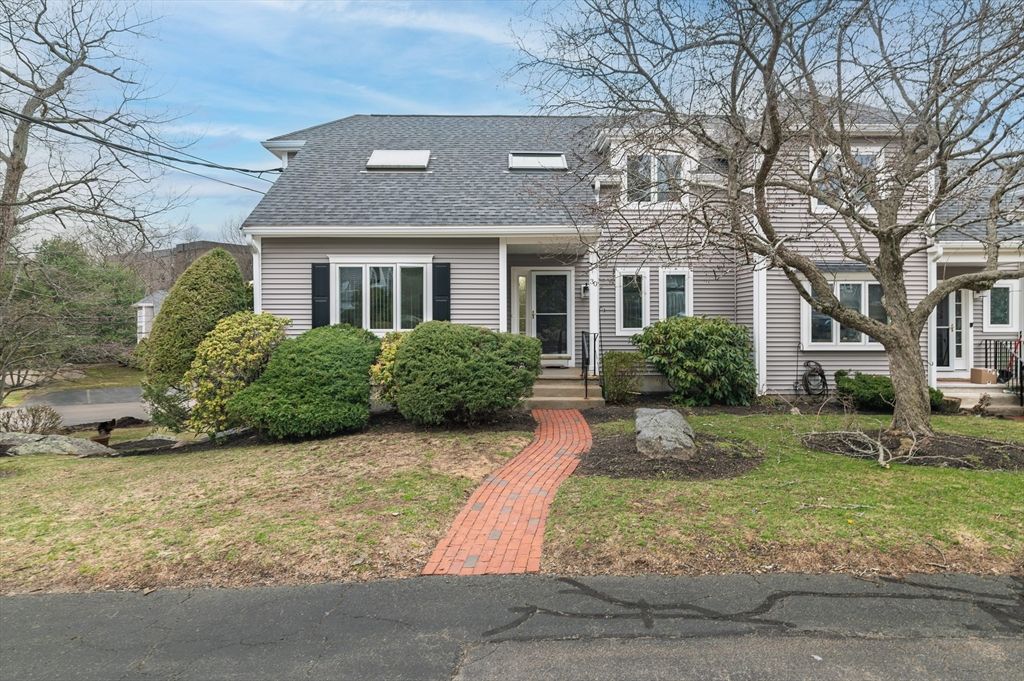 30 Old Quarry Dr 30, Weymouth, MA 02188