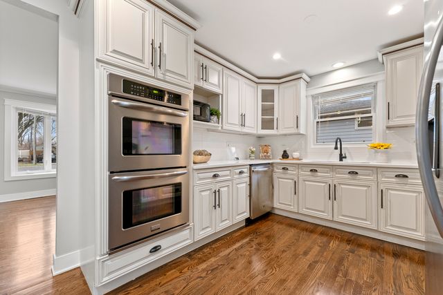 8306 S 82nd Avenue, Justice, IL 60458