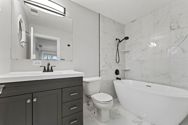 8306 S 82nd Avenue, Justice, IL 60458