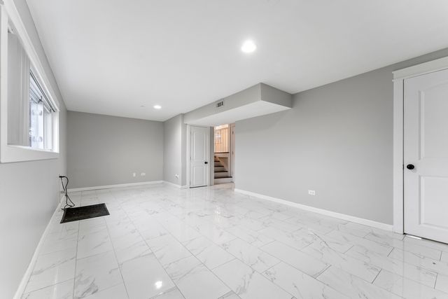 8306 S 82nd Avenue, Justice, IL 60458