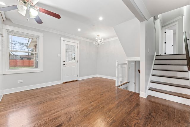 8306 S 82nd Avenue, Justice, IL 60458