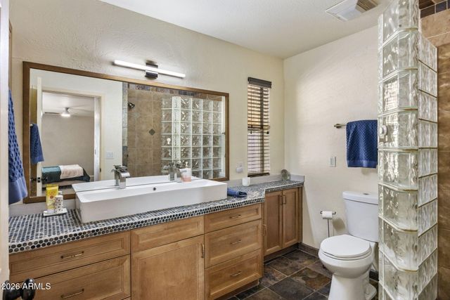 611 E CANTERBURY Lane, Phoenix, AZ 85022