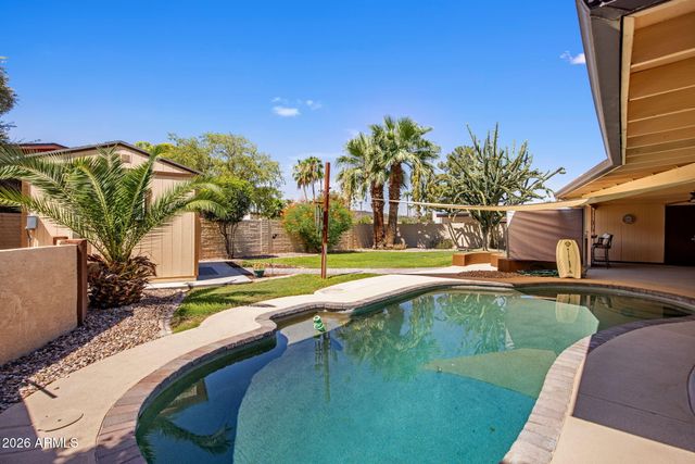 611 E CANTERBURY Lane, Phoenix, AZ 85022