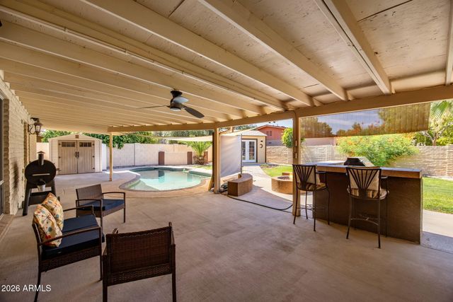 611 E CANTERBURY Lane, Phoenix, AZ 85022