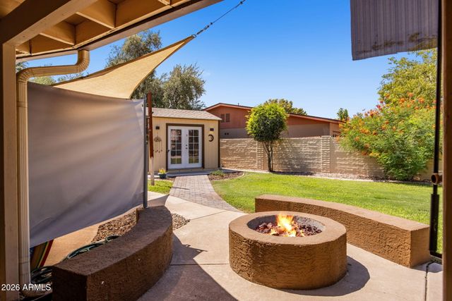 611 E CANTERBURY Lane, Phoenix, AZ 85022