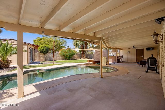 611 E CANTERBURY Lane, Phoenix, AZ 85022