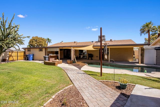 611 E CANTERBURY Lane, Phoenix, AZ 85022