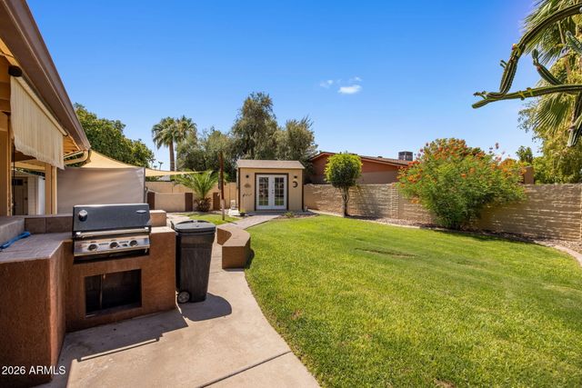 611 E CANTERBURY Lane, Phoenix, AZ 85022