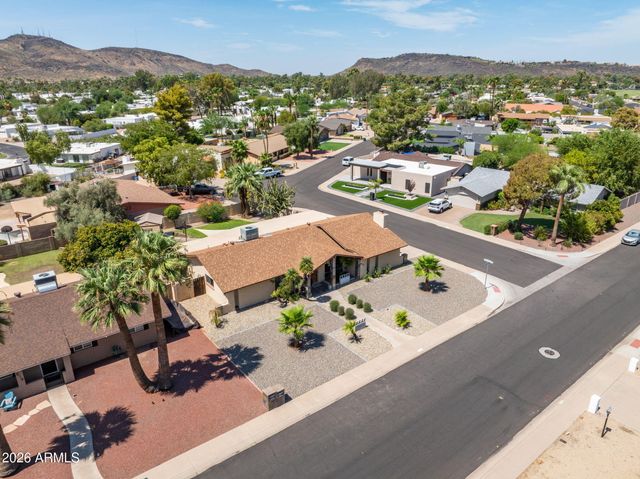 611 E CANTERBURY Lane, Phoenix, AZ 85022