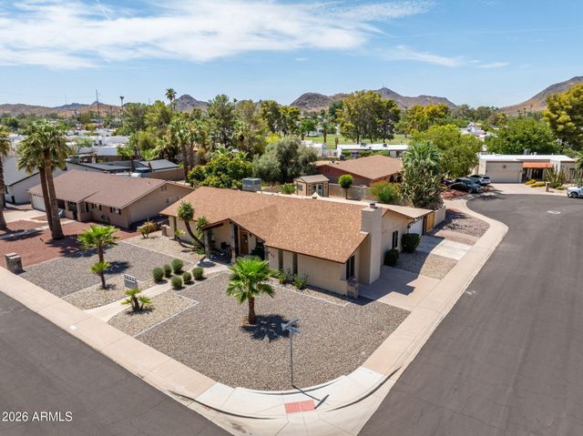 611 E CANTERBURY Lane, Phoenix, AZ 85022