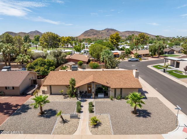611 E CANTERBURY Lane, Phoenix, AZ 85022