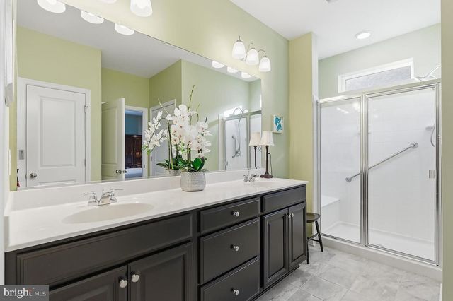 16 RACCOON LN, Barnegat, NJ 08005