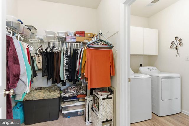 16 RACCOON LN, Barnegat, NJ 08005