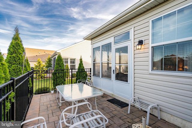 16 RACCOON LN, Barnegat, NJ 08005