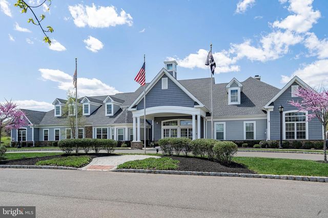 16 RACCOON LN, Barnegat, NJ 08005