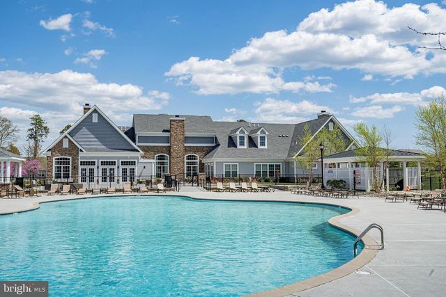 16 RACCOON LN, Barnegat, NJ 08005