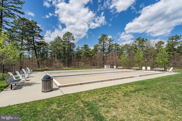 16 RACCOON LN, Barnegat, NJ 08005