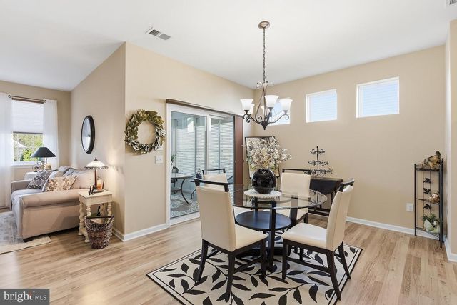 16 RACCOON LN, Barnegat, NJ 08005