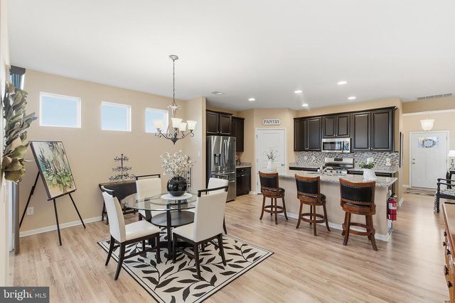 16 RACCOON LN, Barnegat, NJ 08005