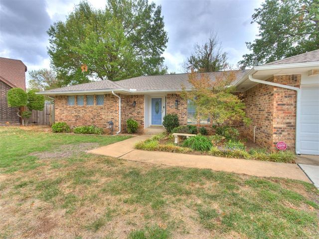 104 Redbird Circle, Midwest City, OK 73110