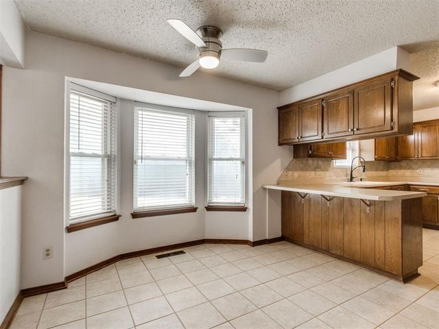 104 Redbird Circle, Midwest City, OK 73110
