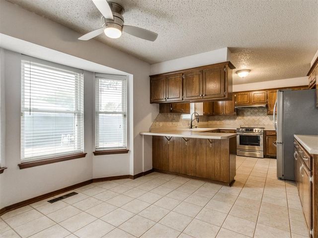 104 Redbird Circle, Midwest City, OK 73110