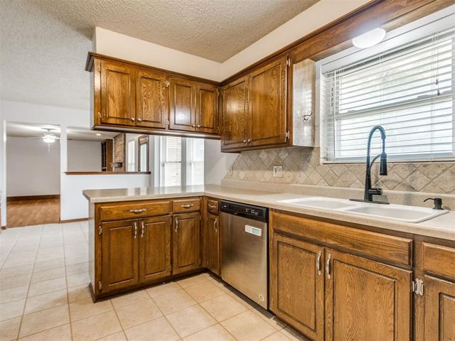 104 Redbird Circle, Midwest City, OK 73110