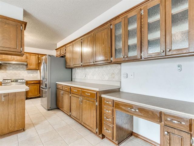 104 Redbird Circle, Midwest City, OK 73110