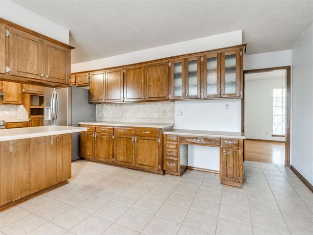 104 Redbird Circle, Midwest City, OK 73110