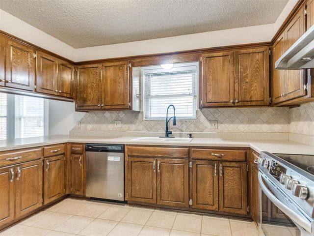 104 Redbird Circle, Midwest City, OK 73110