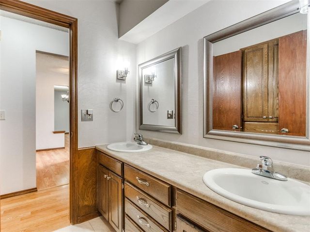 104 Redbird Circle, Midwest City, OK 73110