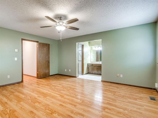 104 Redbird Circle, Midwest City, OK 73110