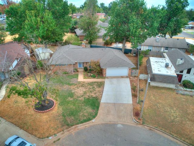 104 Redbird Circle, Midwest City, OK 73110
