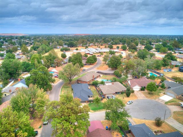 104 Redbird Circle, Midwest City, OK 73110