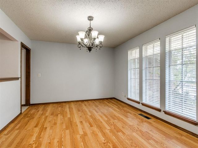 104 Redbird Circle, Midwest City, OK 73110