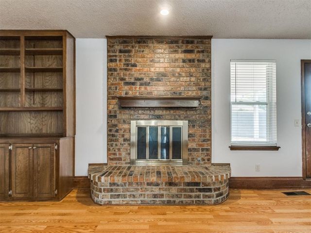 104 Redbird Circle, Midwest City, OK 73110