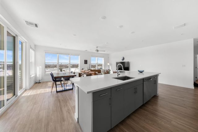 4801 SPRINGDALE RD 2410, Austin, TX 78723