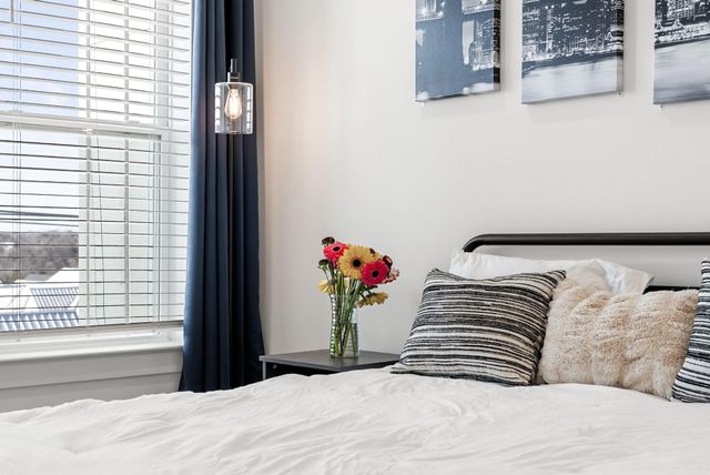 4801 SPRINGDALE RD 2410, Austin, TX 78723