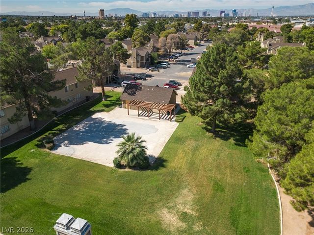 2674 Bryandouglas Drive B, Las Vegas, NV 89121