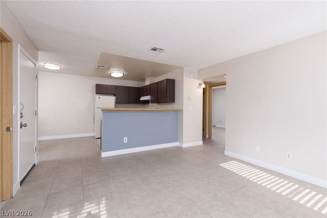 2674 Bryandouglas Drive B, Las Vegas, NV 89121