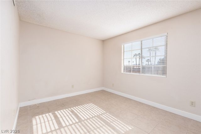 2674 Bryandouglas Drive B, Las Vegas, NV 89121