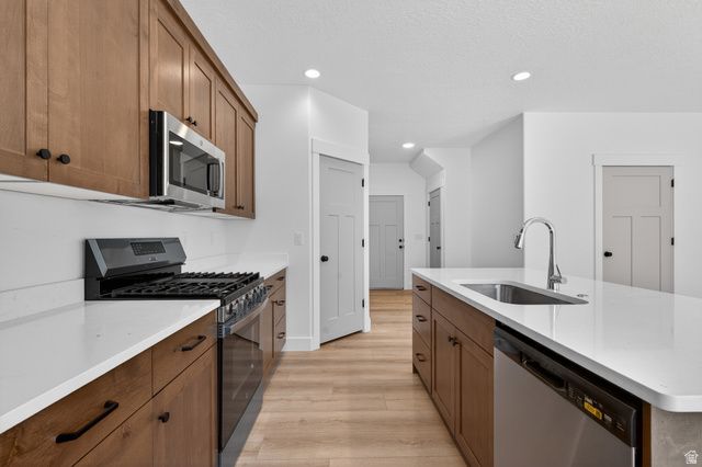 99 S 940 E, Santaquin, UT 84655